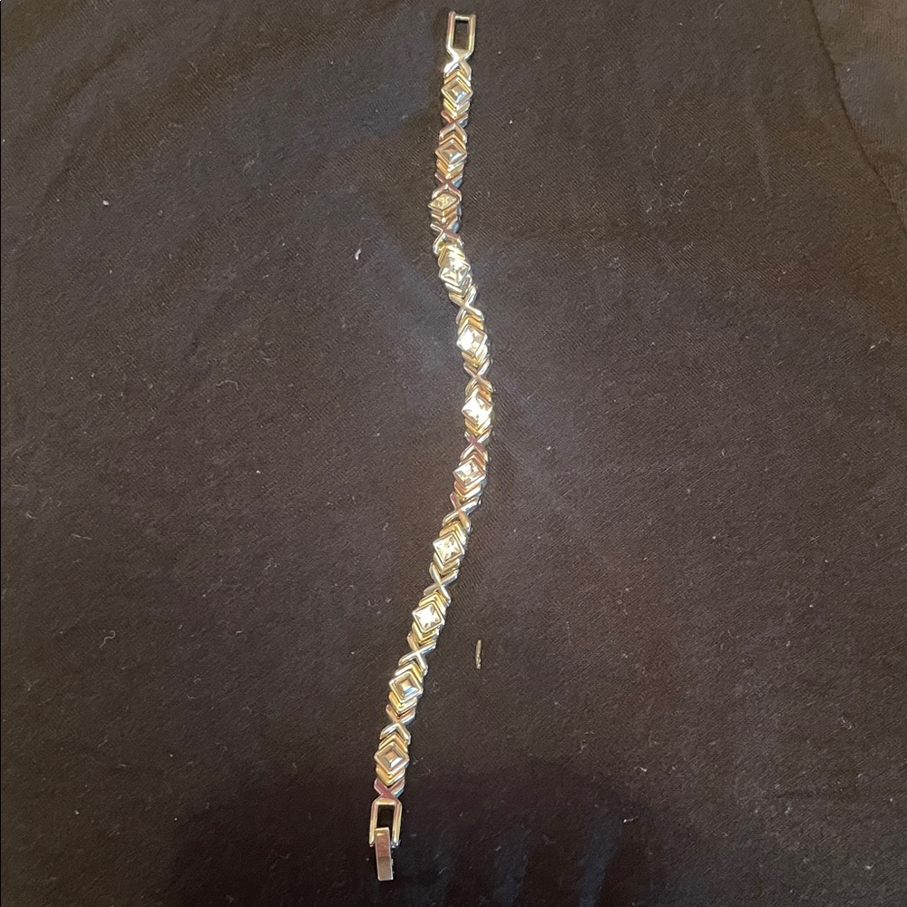 001 Elegant Gold and Silver Women's Bracelet